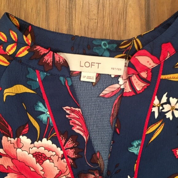 •LOFT• floral top - Picture 2 of 2